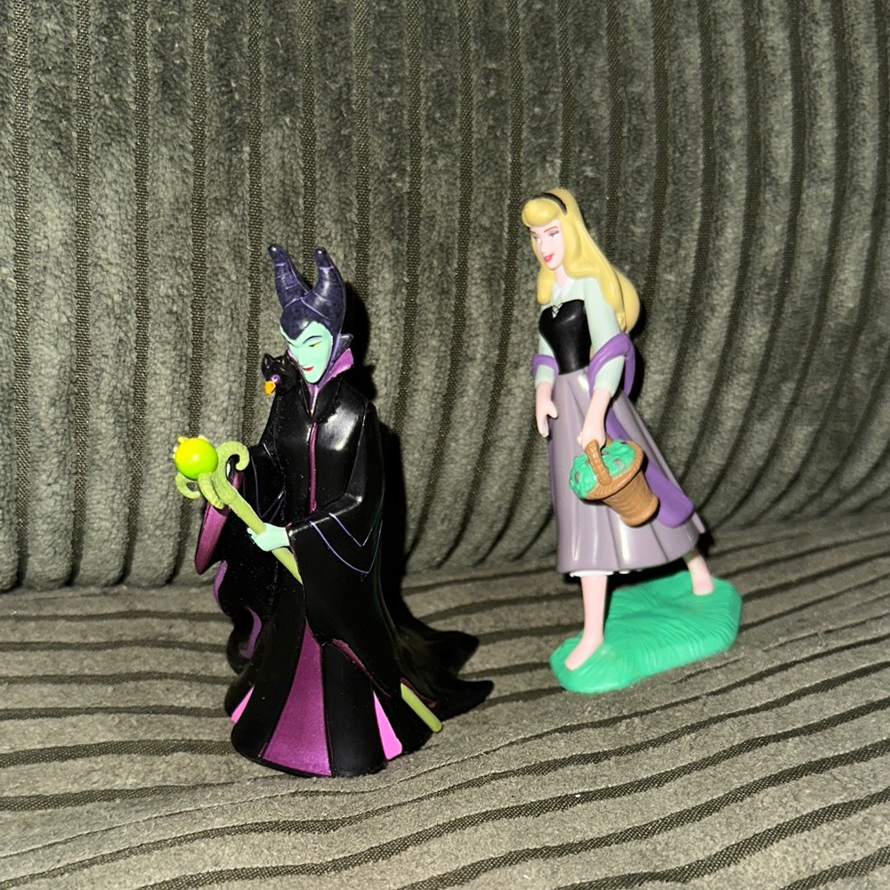 Sleeping Beauty Aurora and Maleficent Cake Toppers.